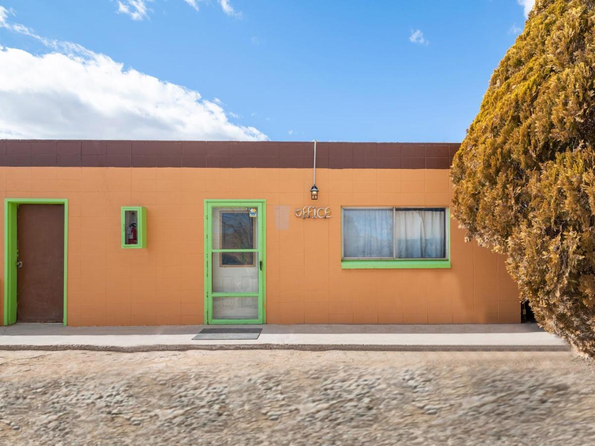 OYO Hotel Hanksville, UT Eksteriør bilde